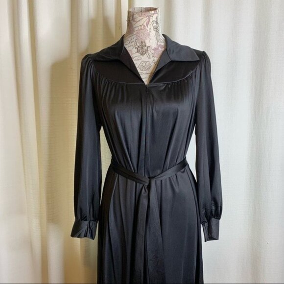 Vanity Fair Vintage Black Gown small. Long sleeve, belted, collared front zipper - Picture 11 of 12
